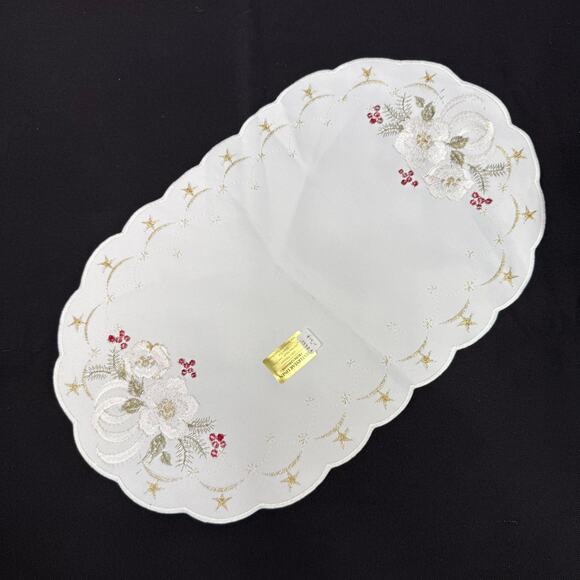 German Embroidered Christmas Flowers Table Runner Mat 11x18 Metallic Gold Thread - Picture 5 of 5